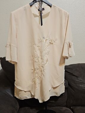 Embroidered V-Neck Tunic in Soft Cream